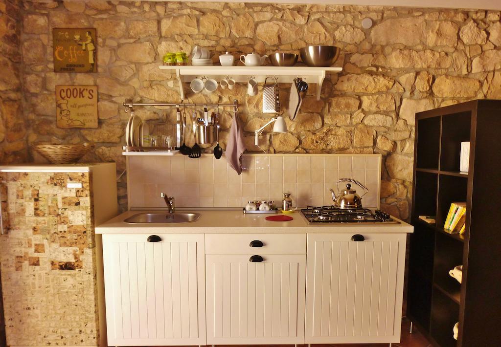 Liola Modica Room photo